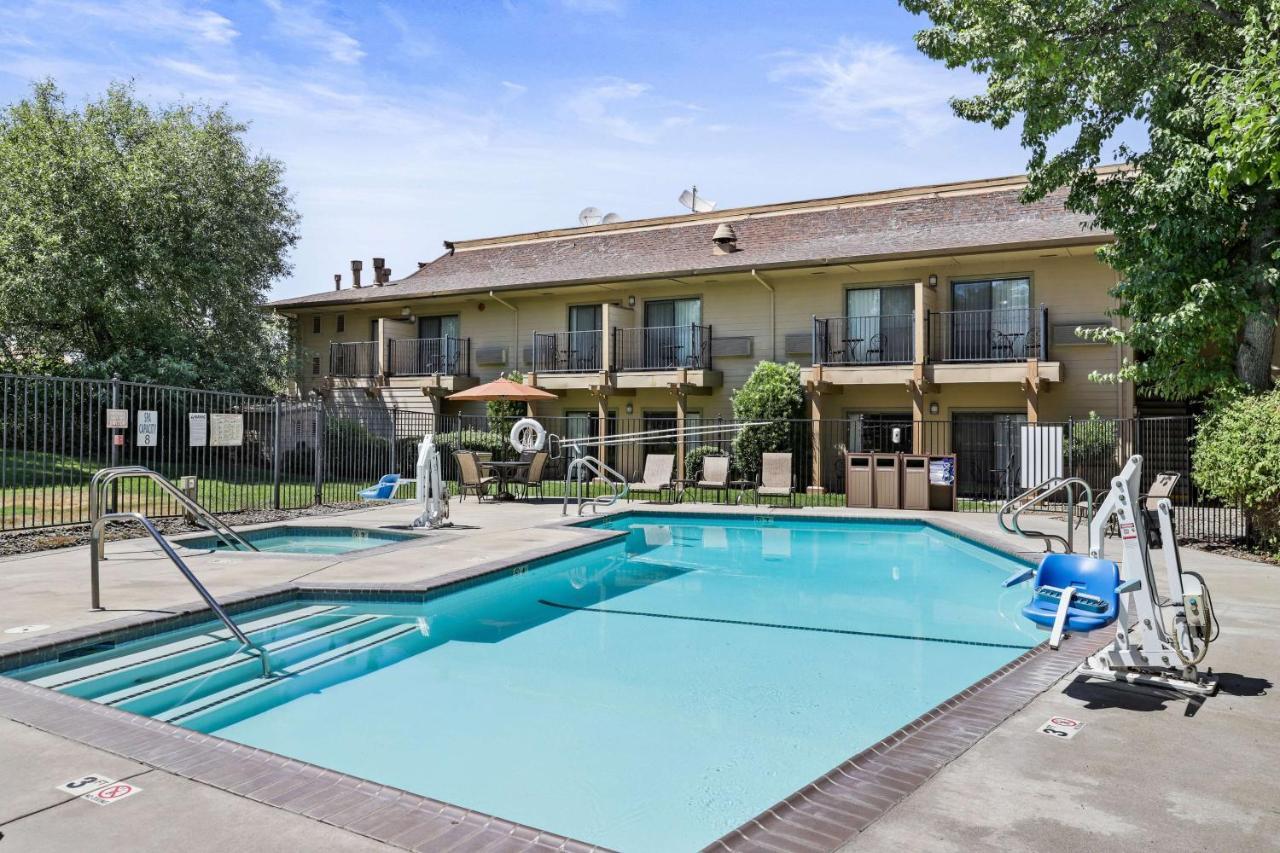 Best Western Plus Sonora Oaks Hotel And Conference Center Exterior foto