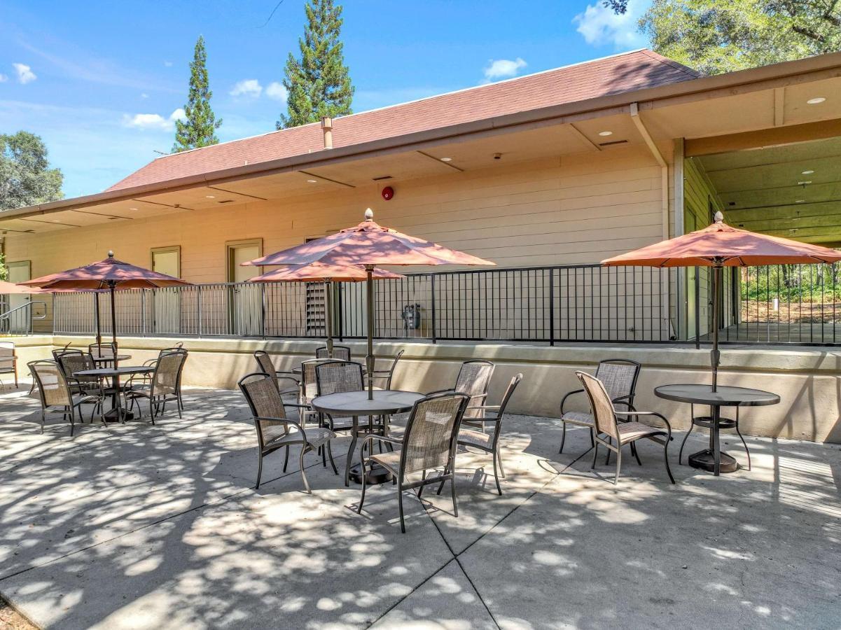 Best Western Plus Sonora Oaks Hotel And Conference Center Exterior foto