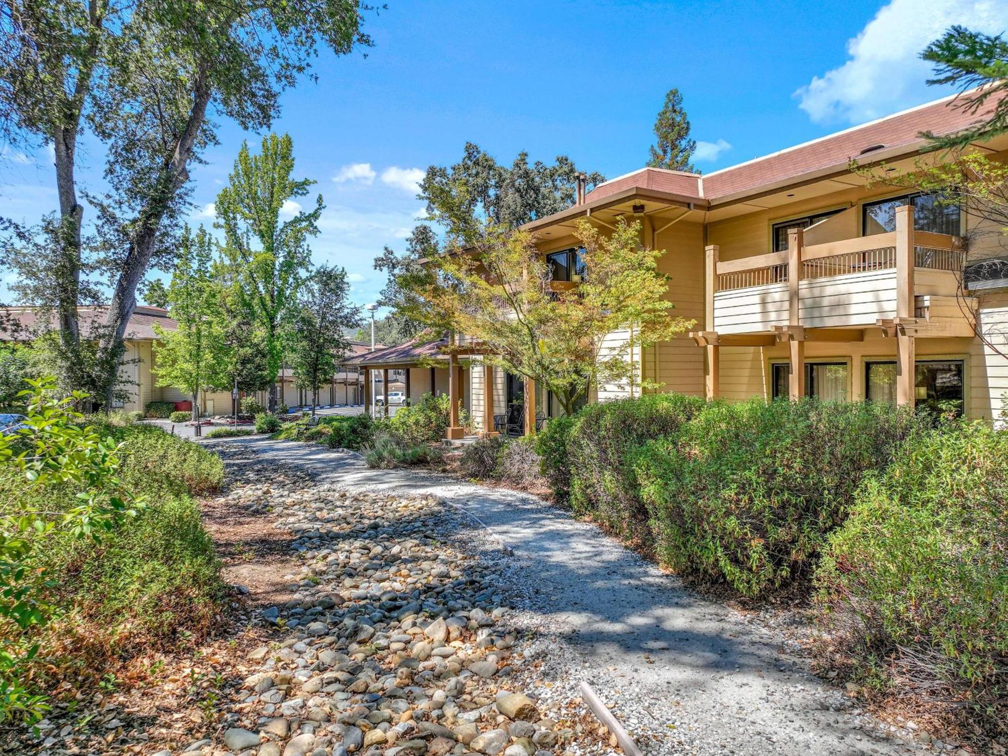 Best Western Plus Sonora Oaks Hotel And Conference Center Exterior foto